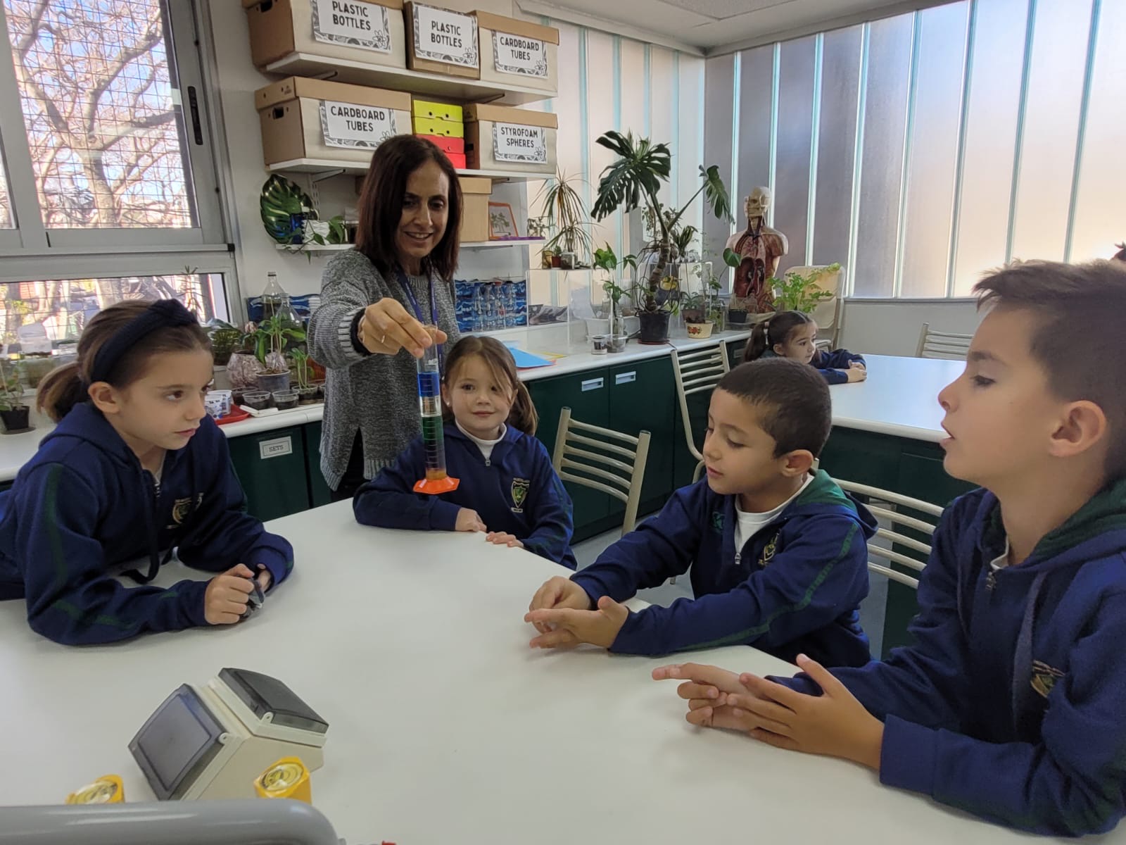 Y1 – Liquids experiment! Y1 – Liquids experiment!