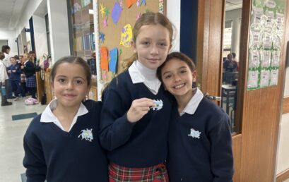 “¡Sí. Prometo!”: Rossettes, Identity and Community in Y4