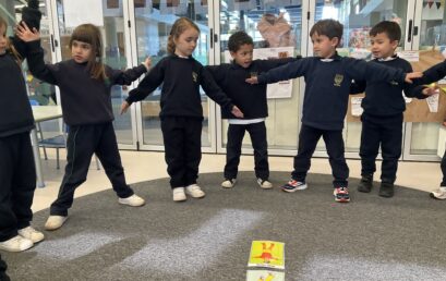 K4 learns about unplugged programming in the Robotics Workshop.