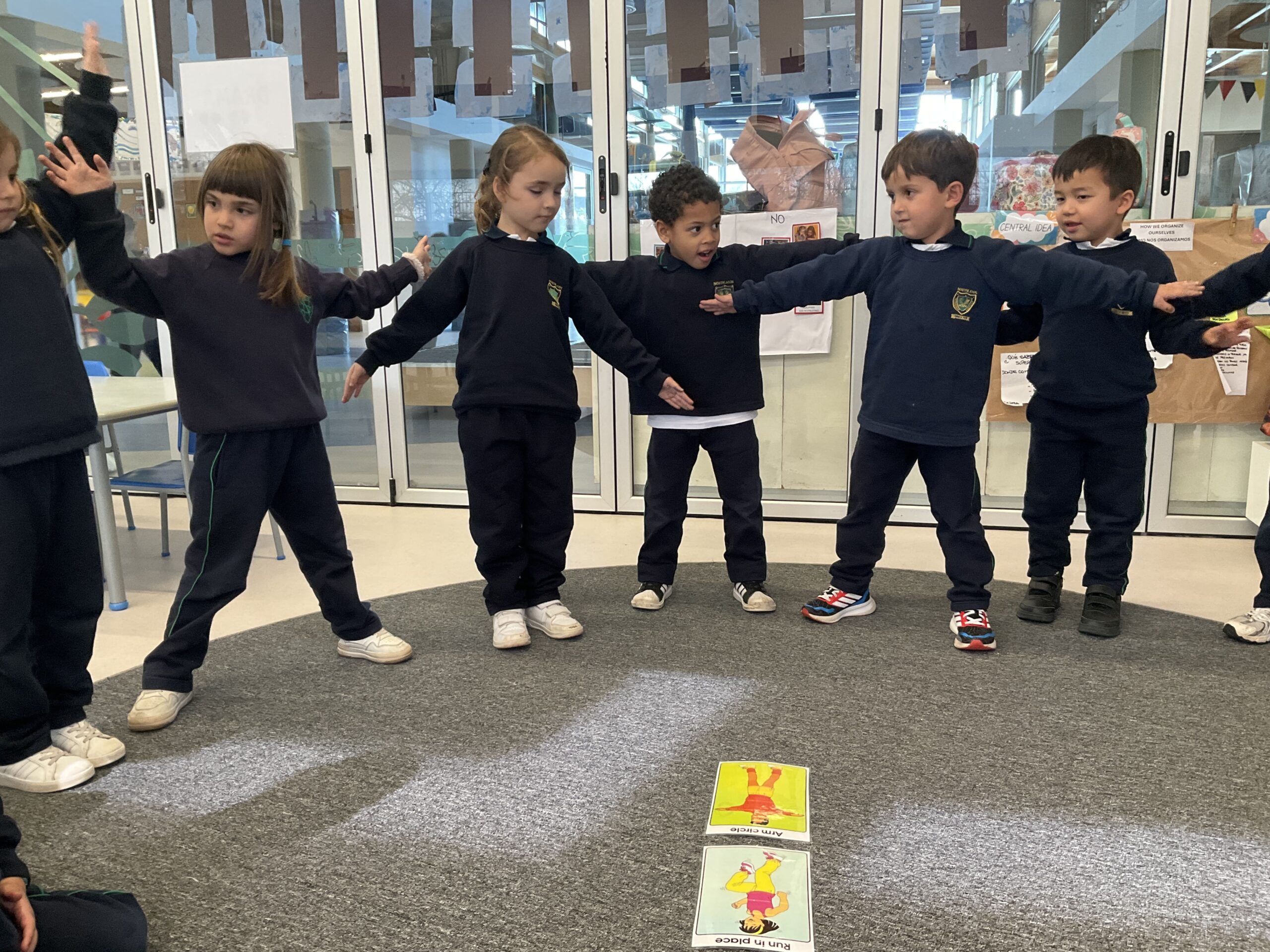 K4 learns about unplugged programming in the Robotics Workshop.